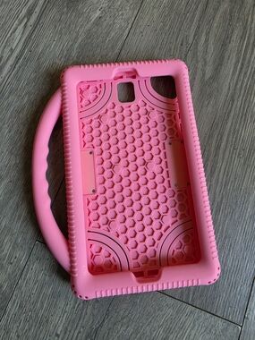 Onn. Universal Silicone Bumper Tablet Case with Built-In Viewing Stand - Pink